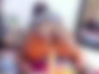 Live-camshow met Laura Saenz - Ebony Squirt op Camsoda