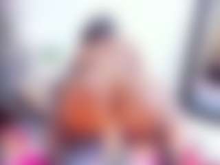 Live cam show with Laura Saenz - Shaved on CamwithHer