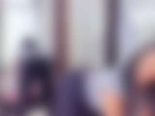 Live cam show with Laura Saenz - Shaved on Camsoda
