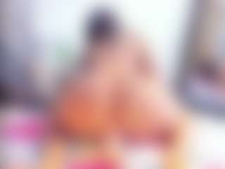 Laura Saenz's Live Sex Cam Show