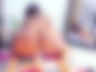 Laura Saenz's Live Sex Cam Show