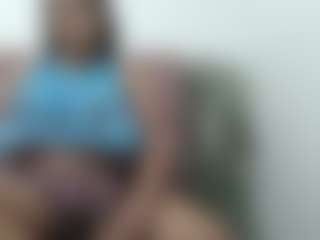 Live cam show with Chantally - Amateur on StripNow