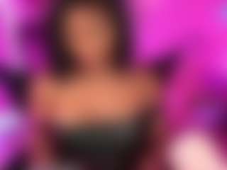 Live cam show with Zia - Shaved Pussy Teen (18+) on Hubzter Live