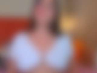 Live cam show with Caandace - Squirt on Milfs Live