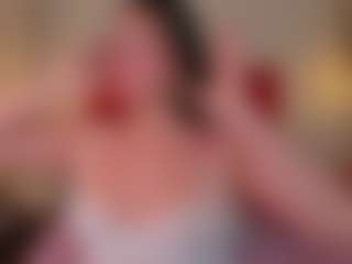 Live cam show with Caandace - Double Penetration on Camming Site