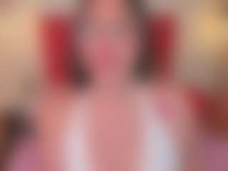 Live cam show with Caandace - Public Curvy on Dolls Live