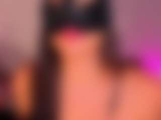 Live cam show with Caandace - Blonde Hair Curvy on Camsoda
