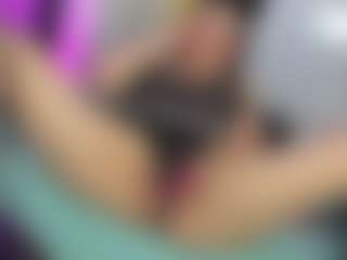 Live cam show with Dianamilf - Public MILF on Strip Flash - Live Sex Shows