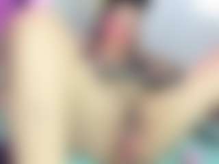 Live cam show with Dianamilf - Deepthroat on Camsoda