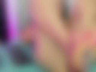 Live cam show with Dianamilf - Dildo Or Vibrator Granny on Camming Site