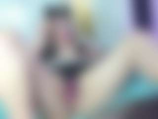 Live cam show with Dianamilf - Camel Toe on live18s.com