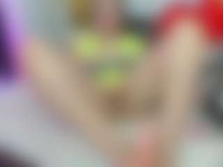 Live cam show with Dianamilf - Bedroom Mature on Camsoda