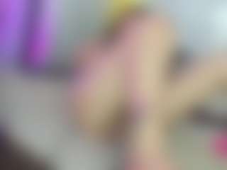 Live cam show with Dianamilf - Public MILF on TeamSkeetLive