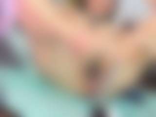 Live cam show with Dianamilf - Granny MILF on livesuperchat.net