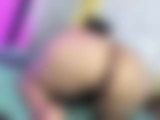 Live cam show with Dianamilf - Granny MILF on TeamSkeetLive