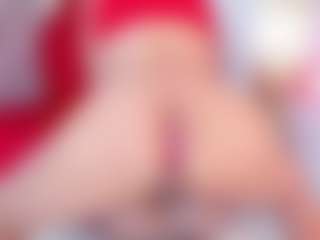 Live cam show with Dianamilf - Public MILF on Big Tits