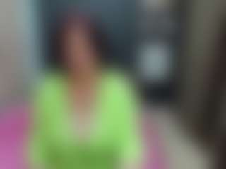 Live cam show with EllenHope - Middle Aged on TeamSkeetLive