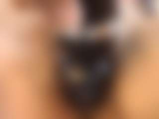 Live cam show with Moxa - Living Room on Instabang