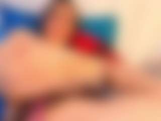 Live cam show with Moxa - Living Room on Uber Horny
