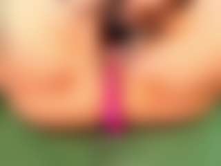 Live cam show with Moxa - Smoking on Adult Interactions