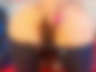 Live cam show with Moxa - Granny MILF on Camsoda