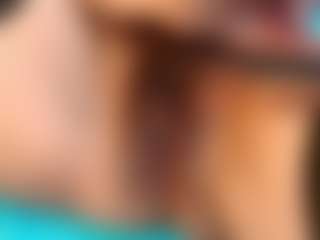 Live cam show with Moxa - Granny Big Ass on madthumbs