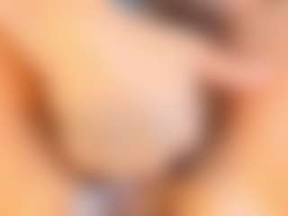 Live cam show with Moxa - Hairy Pussy MILF on Camsoda