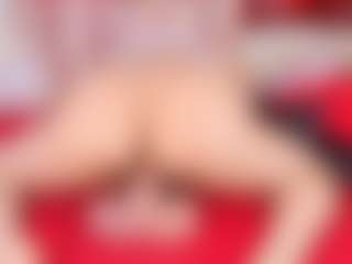 Live cam show with Moxa - Living Room on Camsoda