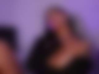Live cam show with Ramona - Skinny on PervPlay.com