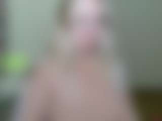 Live cam show with you-dreams - Shaved Pussy Teen (18+) on CamClone