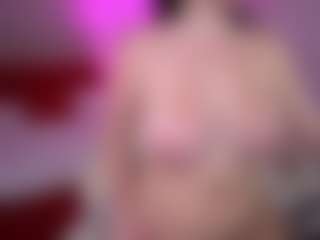 Live cam show with DaenerysDaen - Flashing on Camiplay Live
