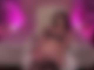 Live cam show with DaenerysDaen - Average on madthumbs