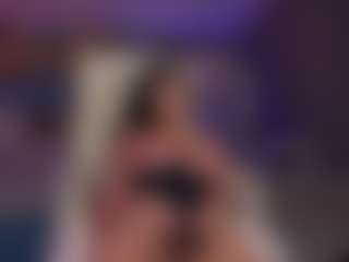 Live cam show with DaenerysDaen - Fingers on Camsoda