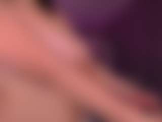 Live cam show with DaenerysDaen - Bedroom on Camsoda