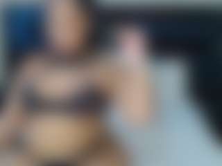 QueenNicky1 MILF webcam performer live streaming