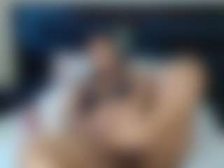 QueenNicky1 MILF webcam performer live streaming