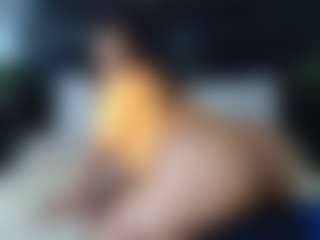 QueenNicky1 MILF webcam performer live streaming