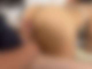 Live cam show with Sofia_JuicyAss - Shaved Pussy on Camsoda