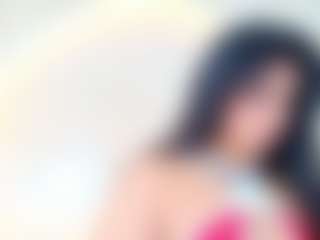 Live cam show with Antonella - Striptease MILF on Livezox