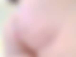 Live cam show with Antonella - Striptease MILF on dropp.cam