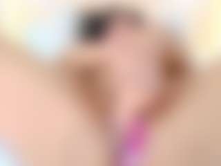 Antonella MILF webcam performer live streaming