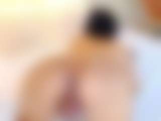 Antonella MILF webcam performer live streaming