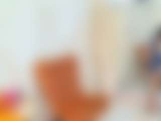 Antonella MILF webcam performer live streaming