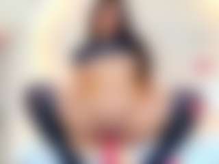 Antonella MILF webcam performer live streaming