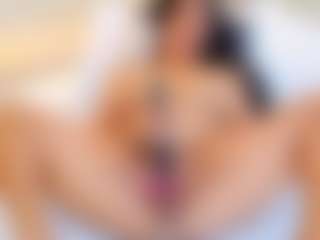 Antonella MILF webcam performer live streaming