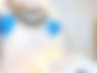 Live cam show with Antonella - Strip MILF on AdultVida.com