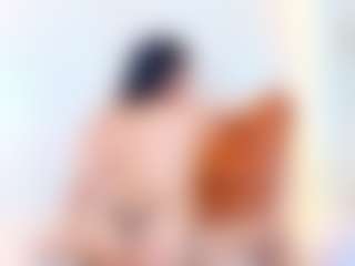 Antonella MILF webcam performer live streaming