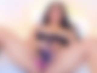 Live cam show with Antonella - Striptease MILF on Hubzter Live