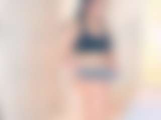 Live cam show with Antonella - Striptease MILF on Camsoda