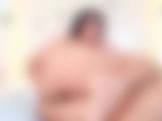 Antonella MILF webcam performer live streaming